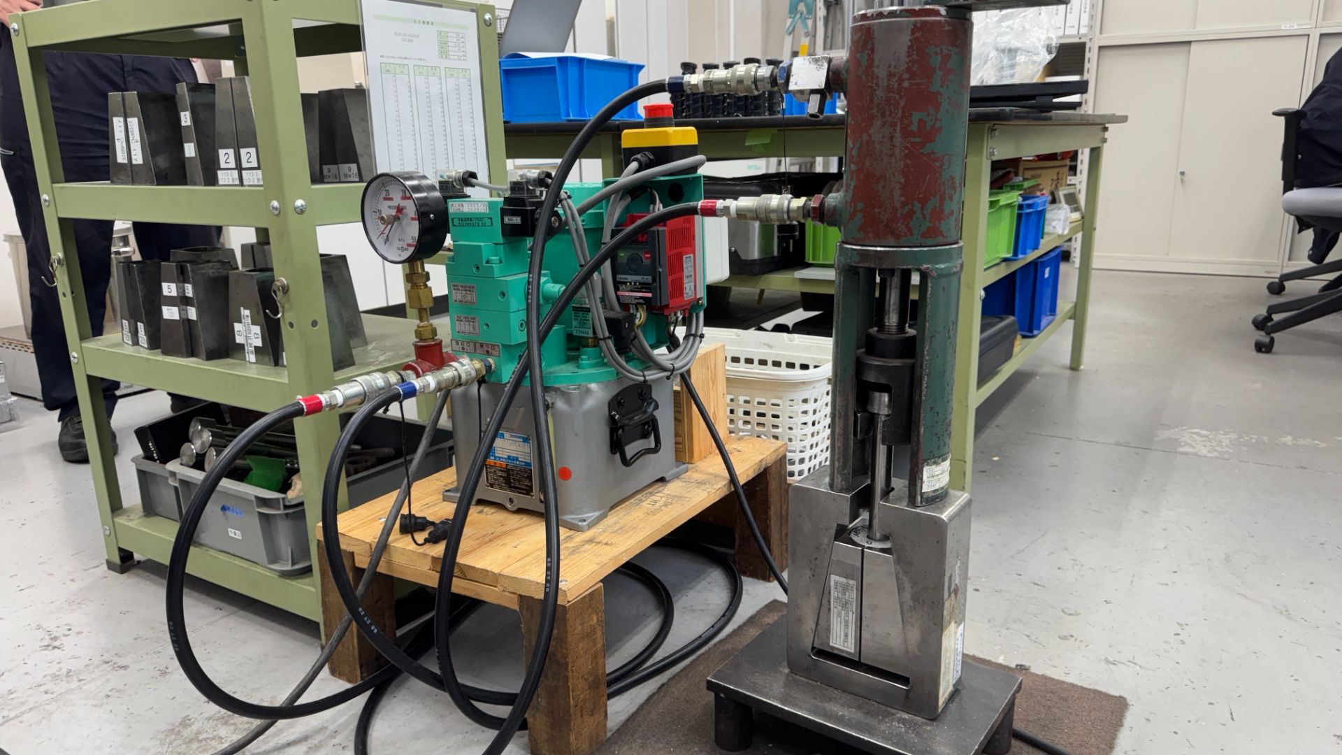 引抜抵抗力試験機